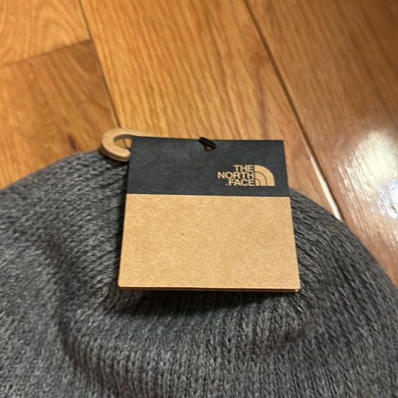 Gray men’s north face, circular rib, beanie, Heniff - Picture 4 of 8